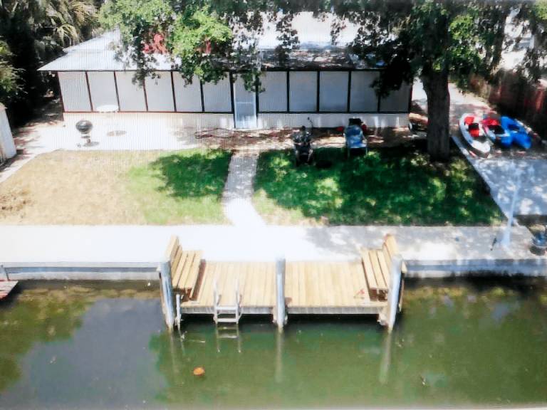 House Pine Island