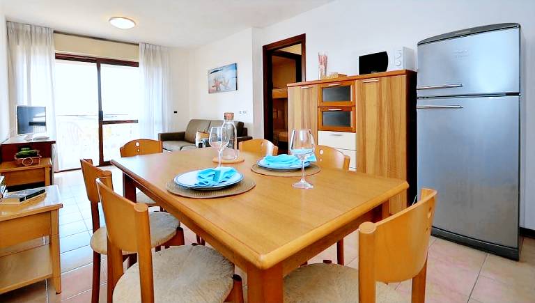 Children-friendly lovely rental apartment with patio | Sea view | Close to the beach | Pets allowed — photo 4