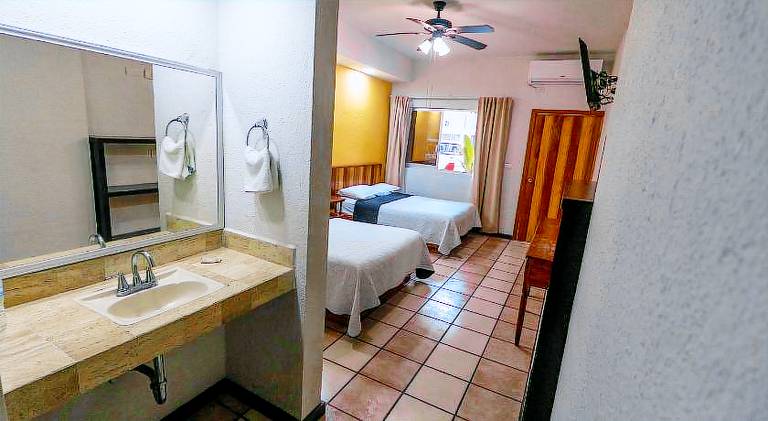 Hotel Lacantum — photo 2