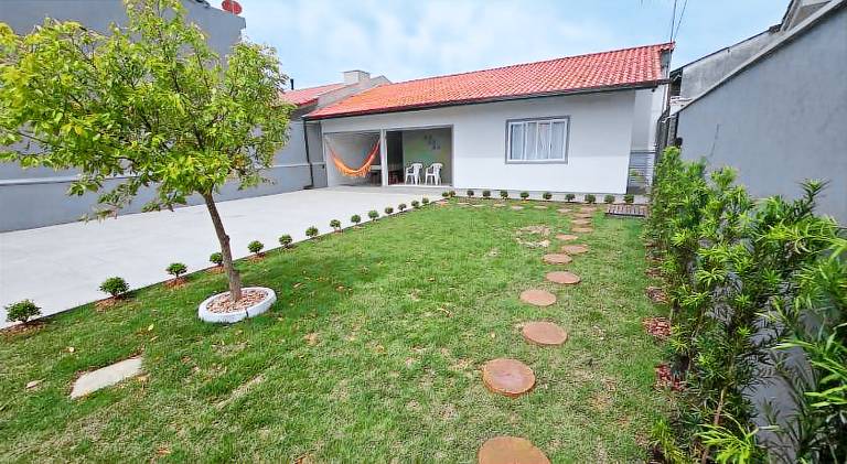 Wonderful vacation home | Beach nearby | Pets allowed in Bombinhas