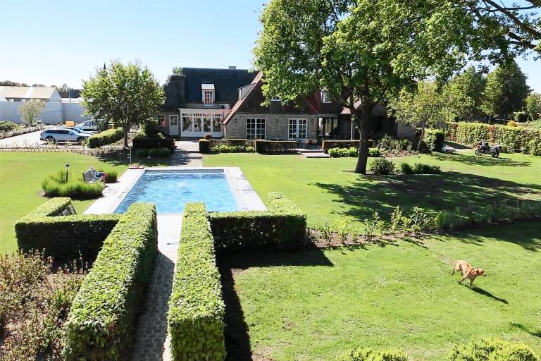 House Geel