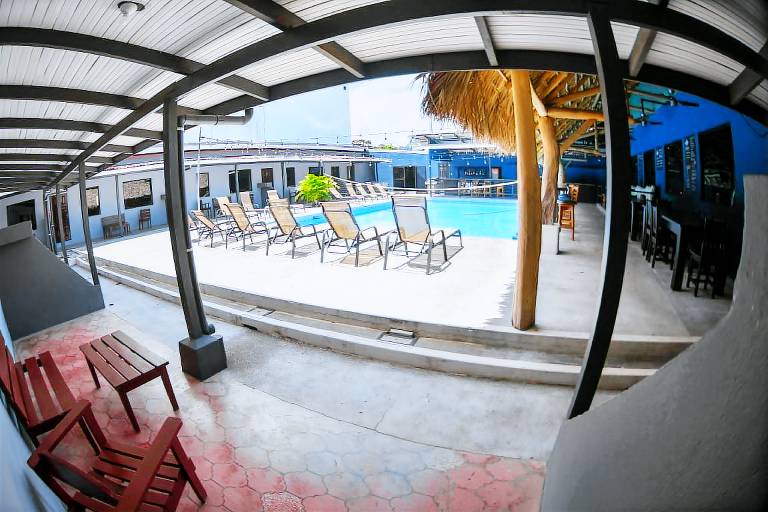 Republik Hotel, Bistro and Disco on Site — photo 3