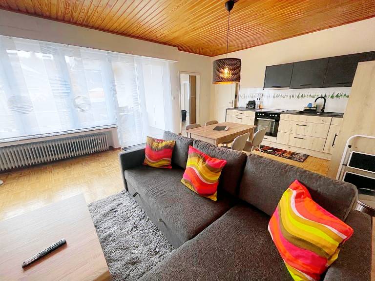 Apartment with patio | Garden view — photo 4
