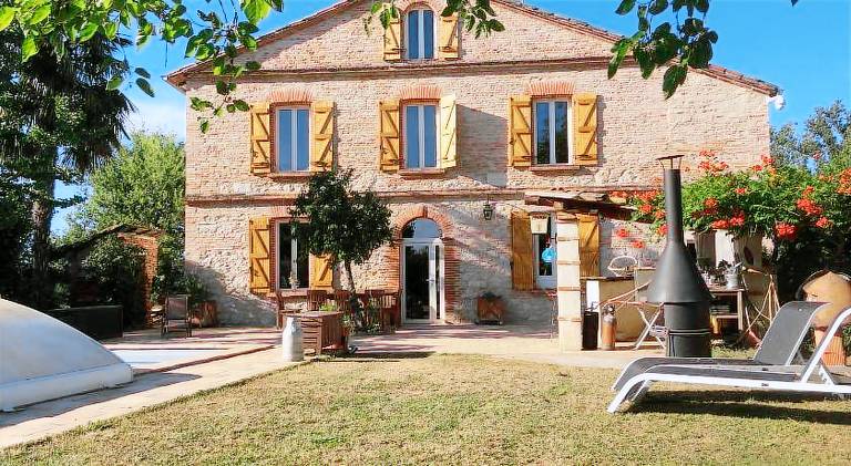Vacation home with pool in Montauban