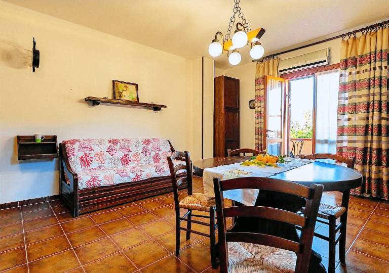Apartment 'Il Porto' Near the Beach with Balcony, Terrace & Garden — photo 2