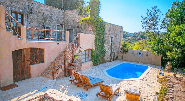 Spacious villa with pool | Pet-friendly — photo 3