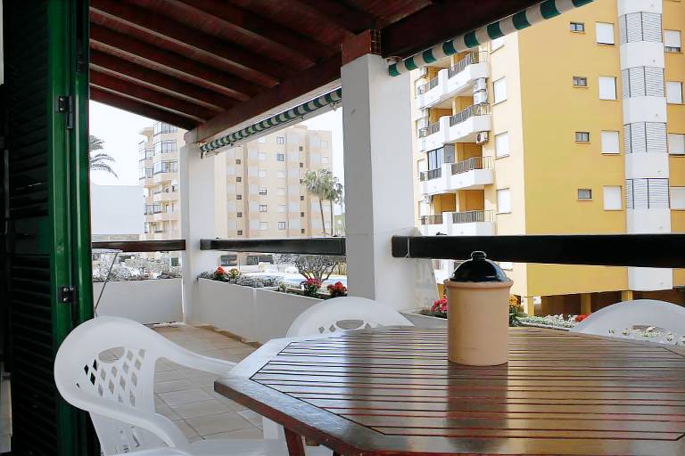 Family-friendly rental apartment with pool, garden & patio | Mountain view | Next to the beach | Pet-friendly — photo 5