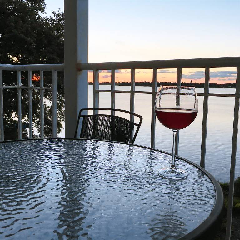 Condo  Delavan