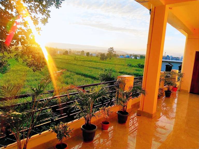 Vacation home with yard & patio in Dehradun