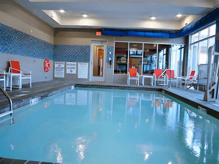 Holiday Inn Express Hotel & Suites Knoxville By IHG — photo 4