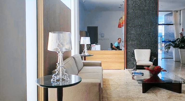 Apartment with pool — photo 5