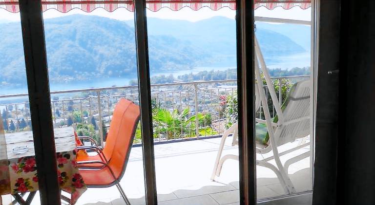 Pleasant apartment with patio, yard & private pool | Dogs allowed — photo 4