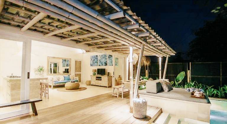 Villa with pool — photo 3