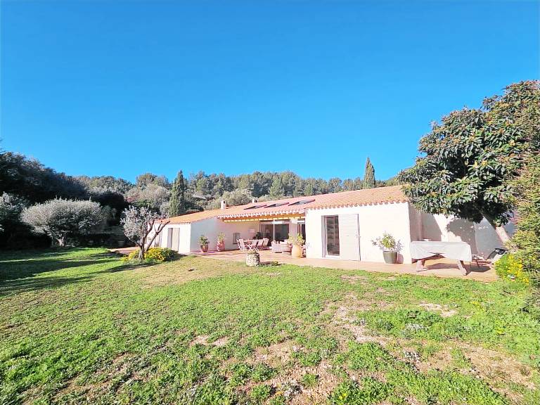Fully equipped villa with grill, private pool & yard | Mountain view | Dogs allowed — photo 2