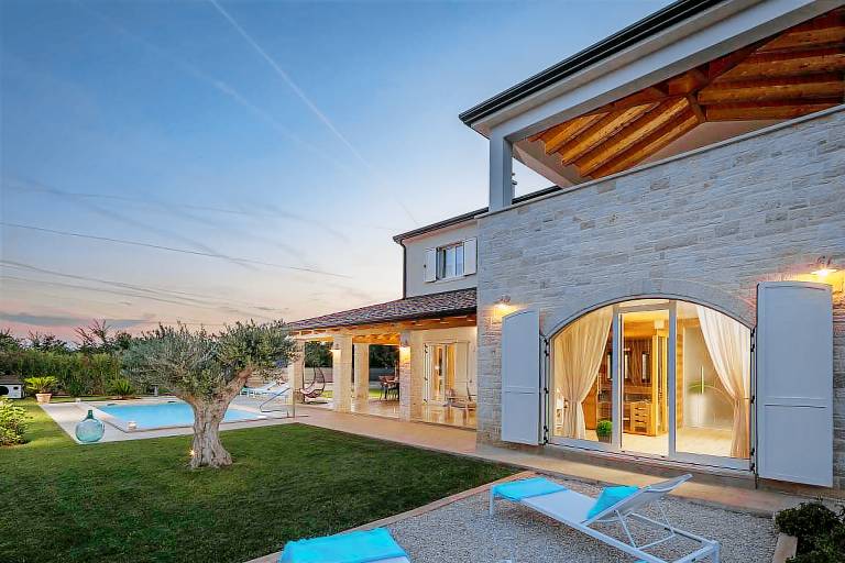 Charming 3-Bedroom Villa with pool — photo 2