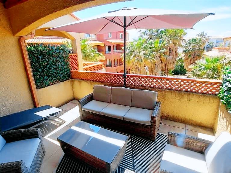 Holiday apartment with pool — photo 2