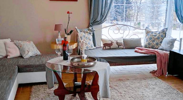 Holiday apartment with BBQ, garden & patio in Jelenia Gora