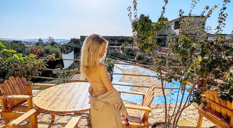 Rental apartment with barbecue, terrace & yard — photo 4