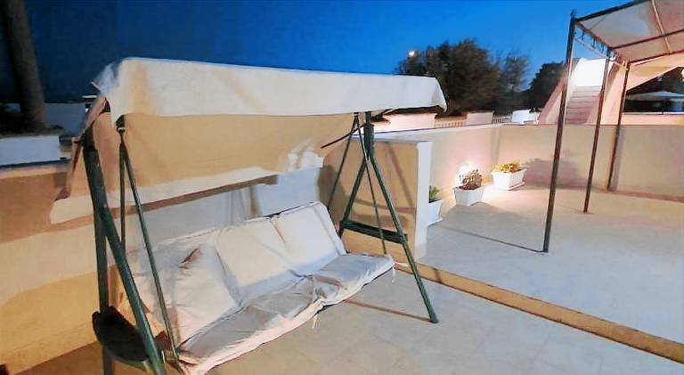 Apartment with pool — photo 5