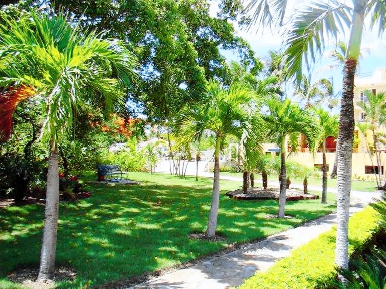 Rental apartment with terrace, garden & pool in Sosúa