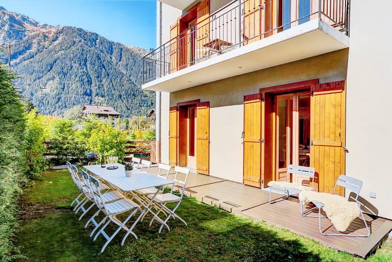 Vacation home with barbecue & patio — photo 4