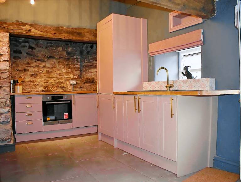 Ty Llaeth 2-Bed Cottage, Sleeps 4, Pet Friendly — photo 2