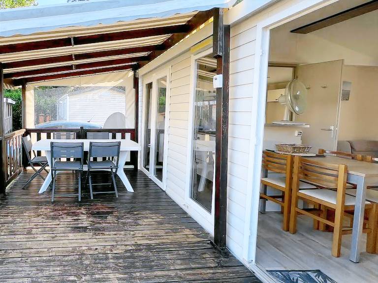 Mobile home with patio & pool — photo 4