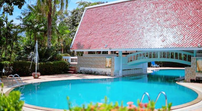 Villa with pool in Karon