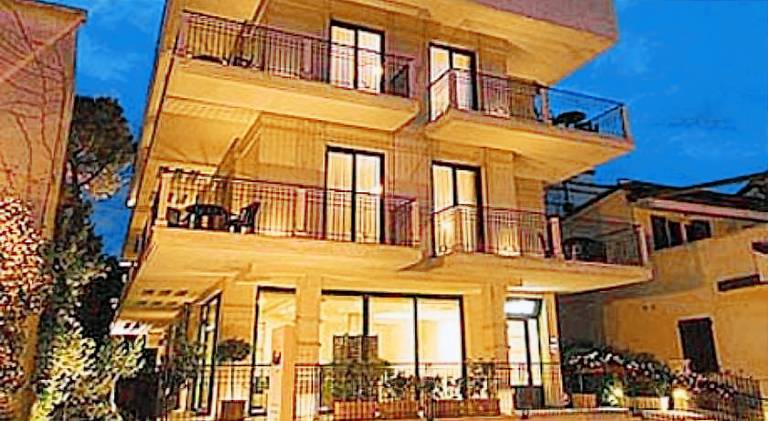 Serviced apartment with 2 rooms for 6 persons in Misano Adriatico