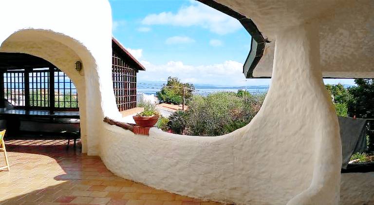 Villa with pool & hot tub — photo 4