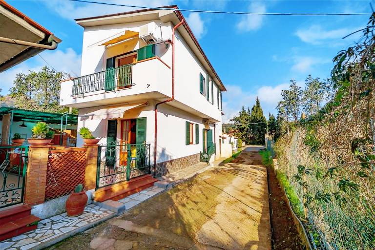 Child-friendly holiday apartment with terrace | Next to the beach | Dogs allowed — photo 2