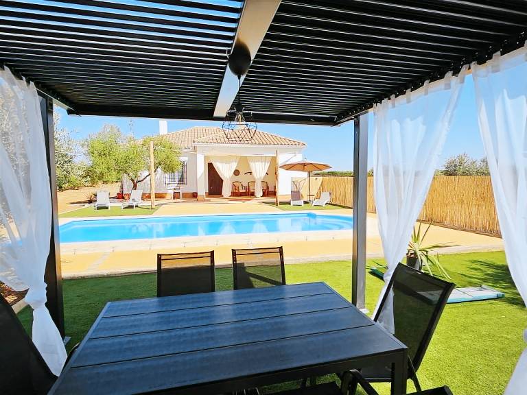 House with garden, patio & private pool | Nature view — photo 2