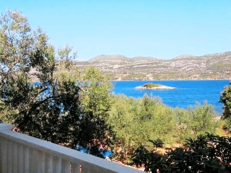 Holiday apartment with garden, grill & terrace — photo 4