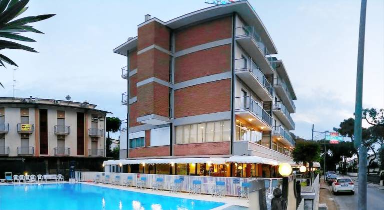 Hotel Lanzoni in Cervia