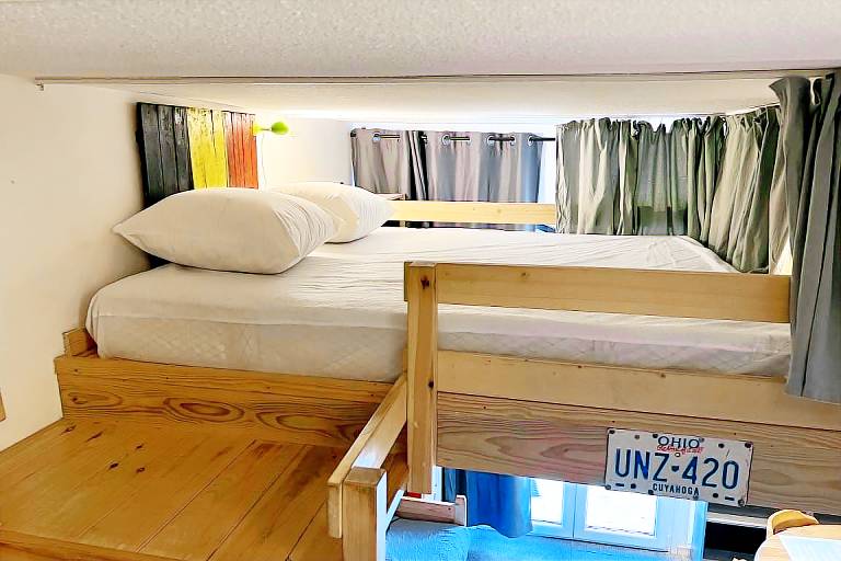 Rental apartment with patio — photo 4