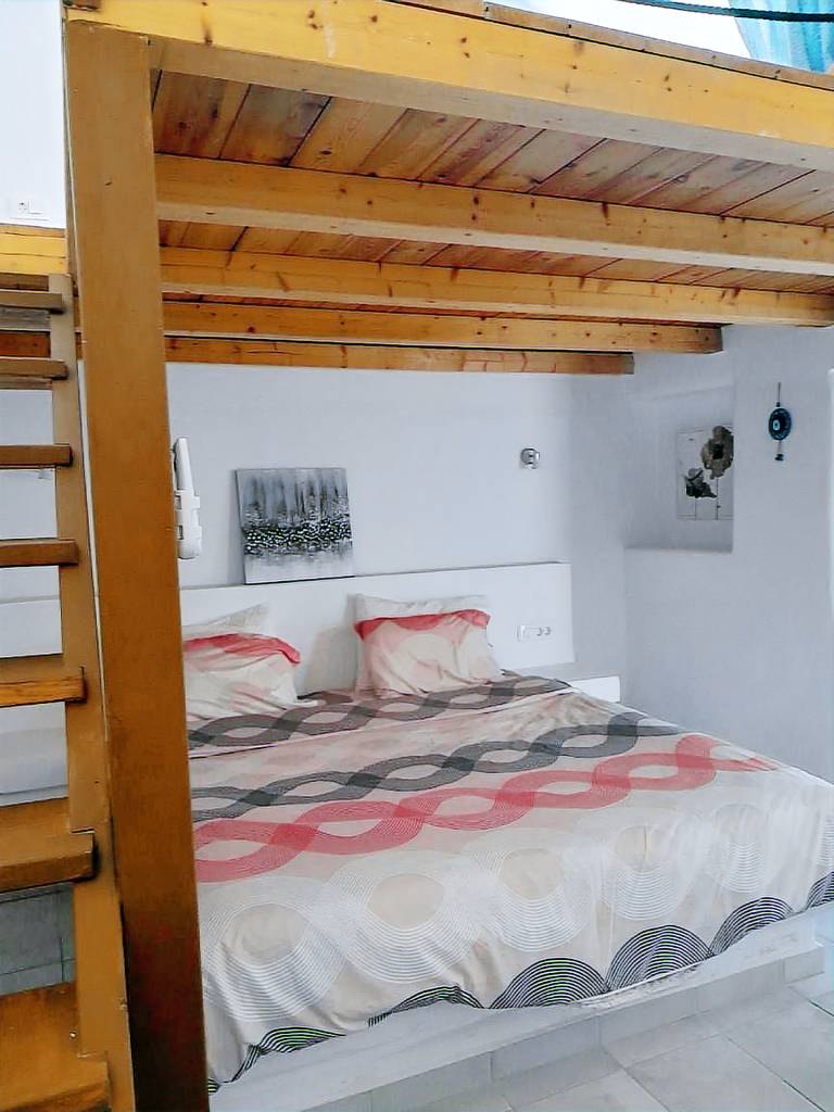 Rental apartment with 2 rooms for 4 persons in Santorini