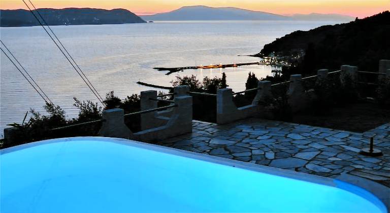 Family-oriented nice villa with terrace, barbeque & garden | Pets are welcome — photo 2