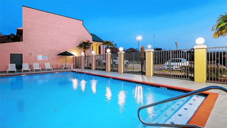 SureStay Plus by Best Western Hammond — photo 3