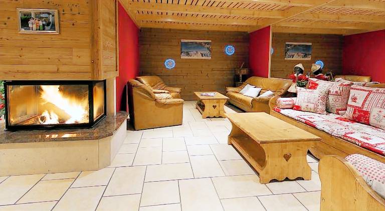 Hotel Restaurant Etoile des Neiges Piscine Jacuzzi Sauna Massage Salle de Jeux — photo 2