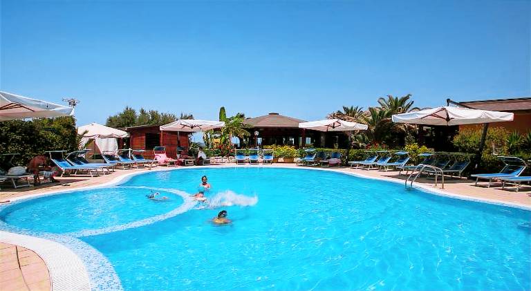 Charming serviced apartment with barbecue & patio | Next to the beach | Pets allowed — photo 4