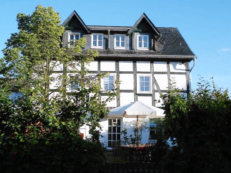 House with barbeque, fast internet & yard | Garden view | Suitable for remote work | Dogs allowed — photo 2