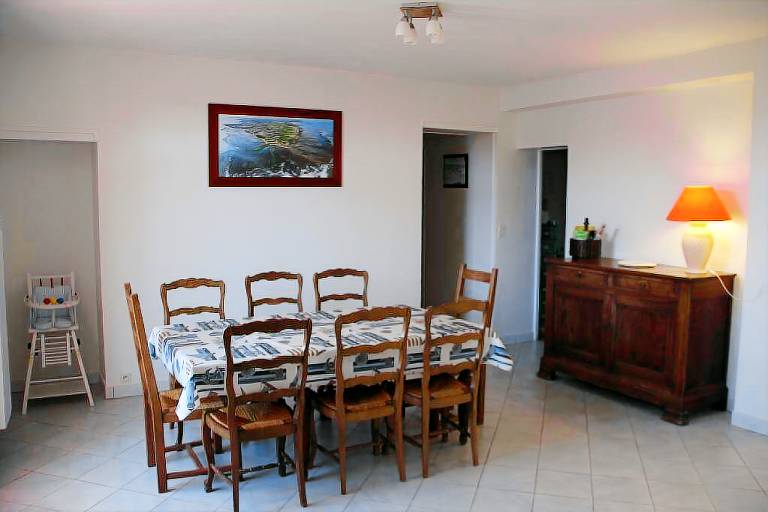 Vacation home with barbeque & garden | City view | Pet-friendly — photo 3