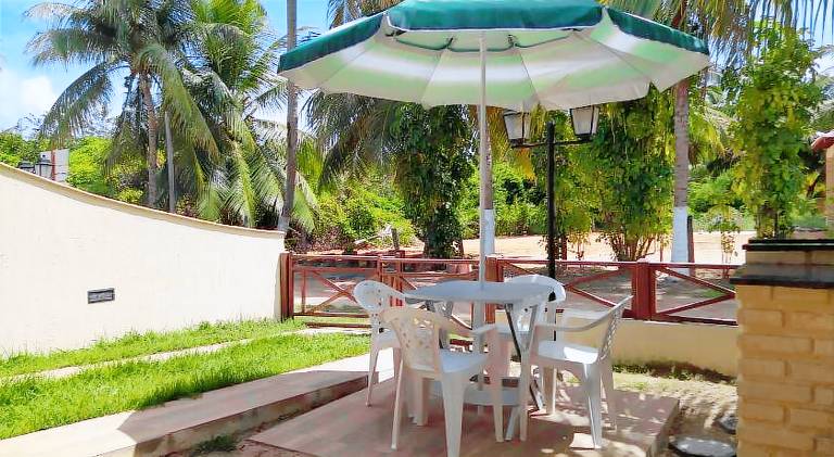Vacation home with patio & yard | Close to the beach | Pets are welcome — photo 3