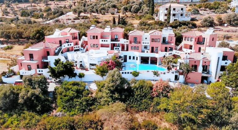 Nice serviced apartment with pool, garden & terrace | Pet-friendly in Samos