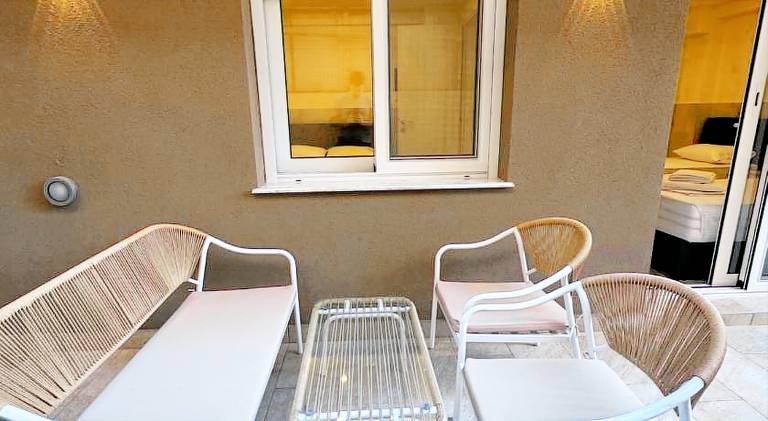 Apartment with terrace — photo 3