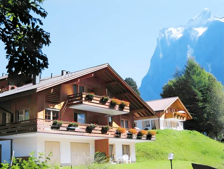 Rental apartment with yard & terrace in Grindelwald