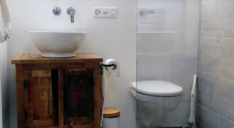 Rental apartment with hot tub — photo 2
