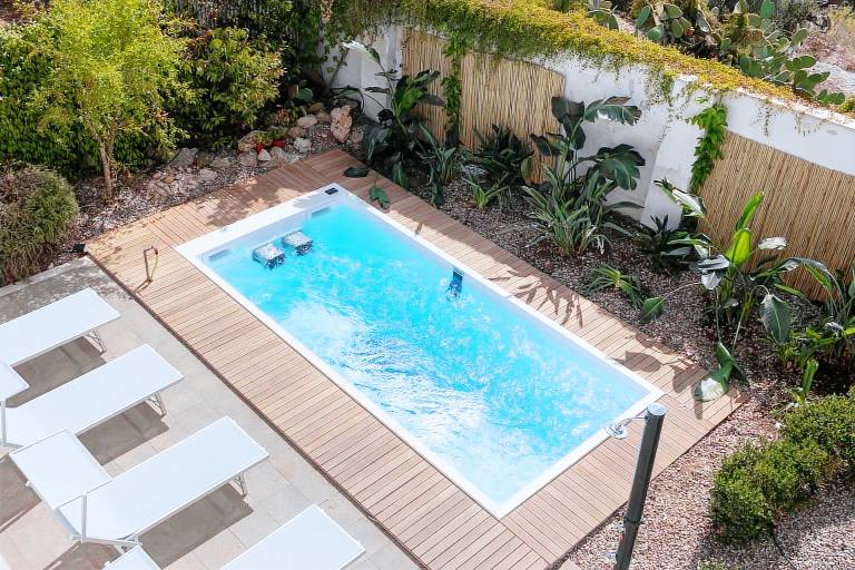 Villa with garden, fast internet & patio | Garden view | Next to the beach | Pets are welcome in Bari