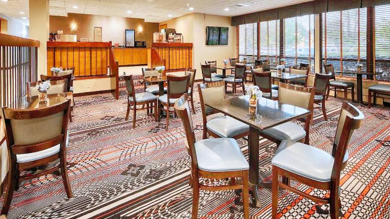 Days Inn by Wyndham Englewood Dayton Airport — photo 5