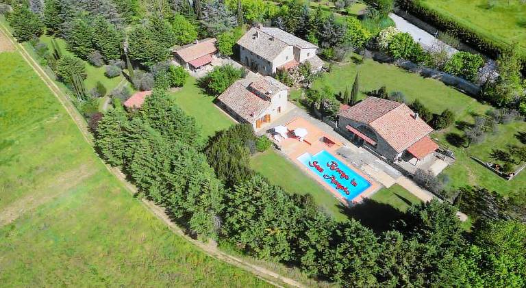 Vacation home with private pool, garden & grill in Cortona